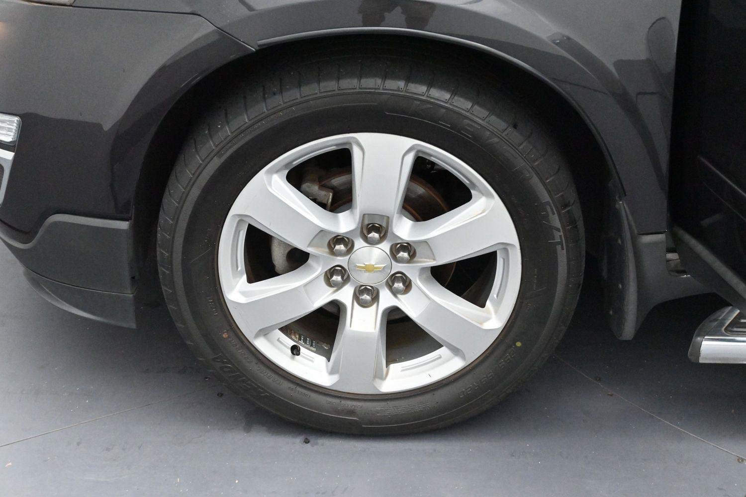 Used 2016 Tungsten Metallic Chevrolet LT image 32