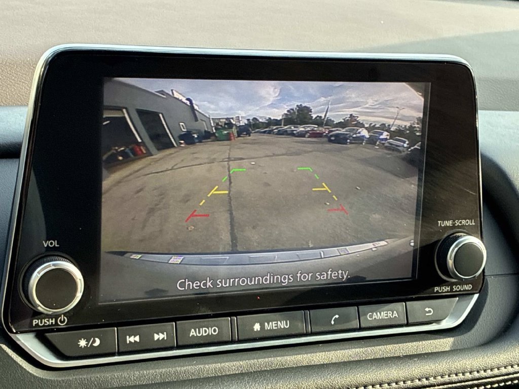 Used 2023 Silver Nissan SV image 31