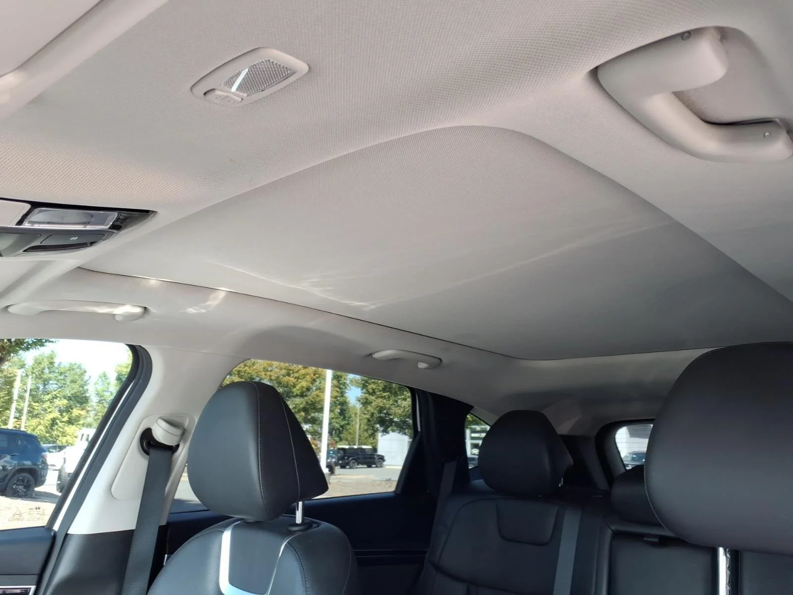 Used 2023 Serenity White Pearl Hyundai Limited image 8