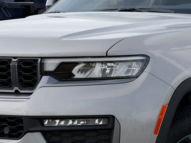 New 2026 Silver Zynith Exterior Paint Jeep 85th Anniversary Edition image 10