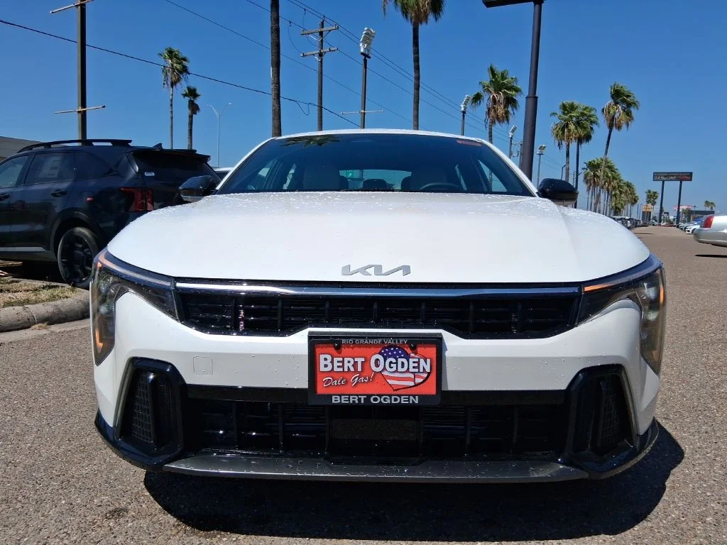 New 2026 White Kia GT-Line image 2