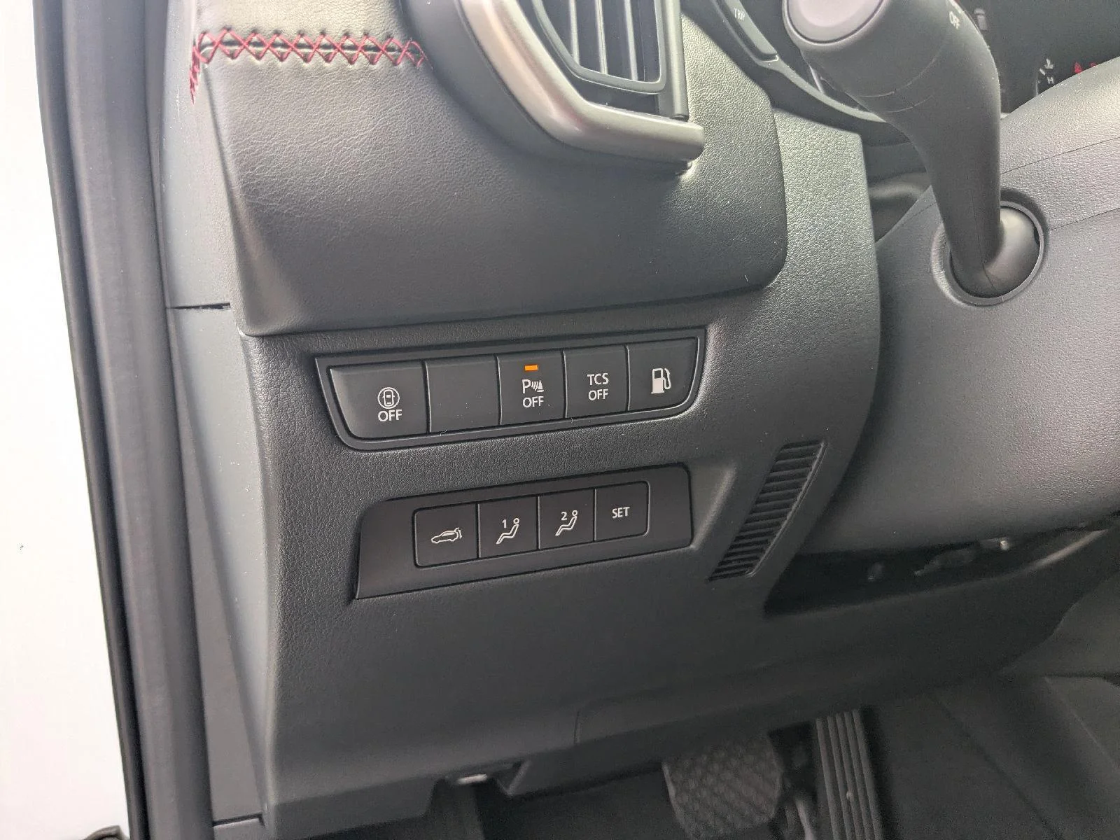New 2026 48K WIND CHILL PEARL Mazda Premium AWD image 21