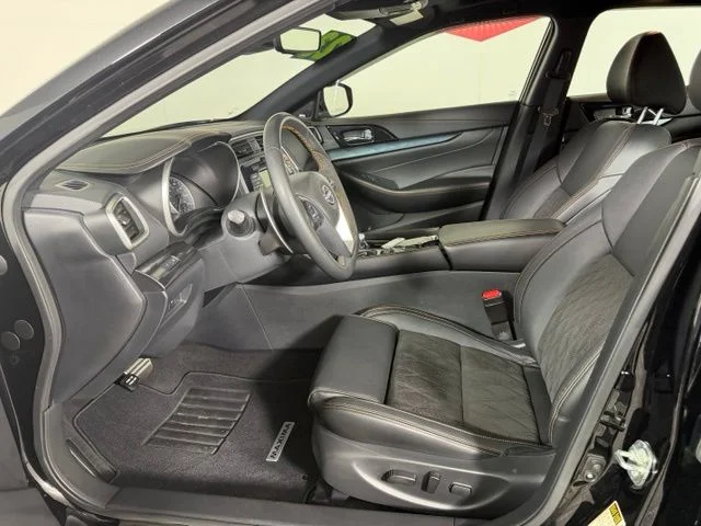 Certified Used 2023 Black Nissan SR image 12