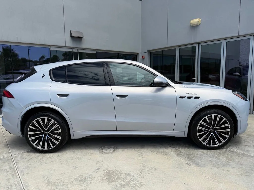 Used 2025 Bianco Astro Metallic Maserati Modena image 3