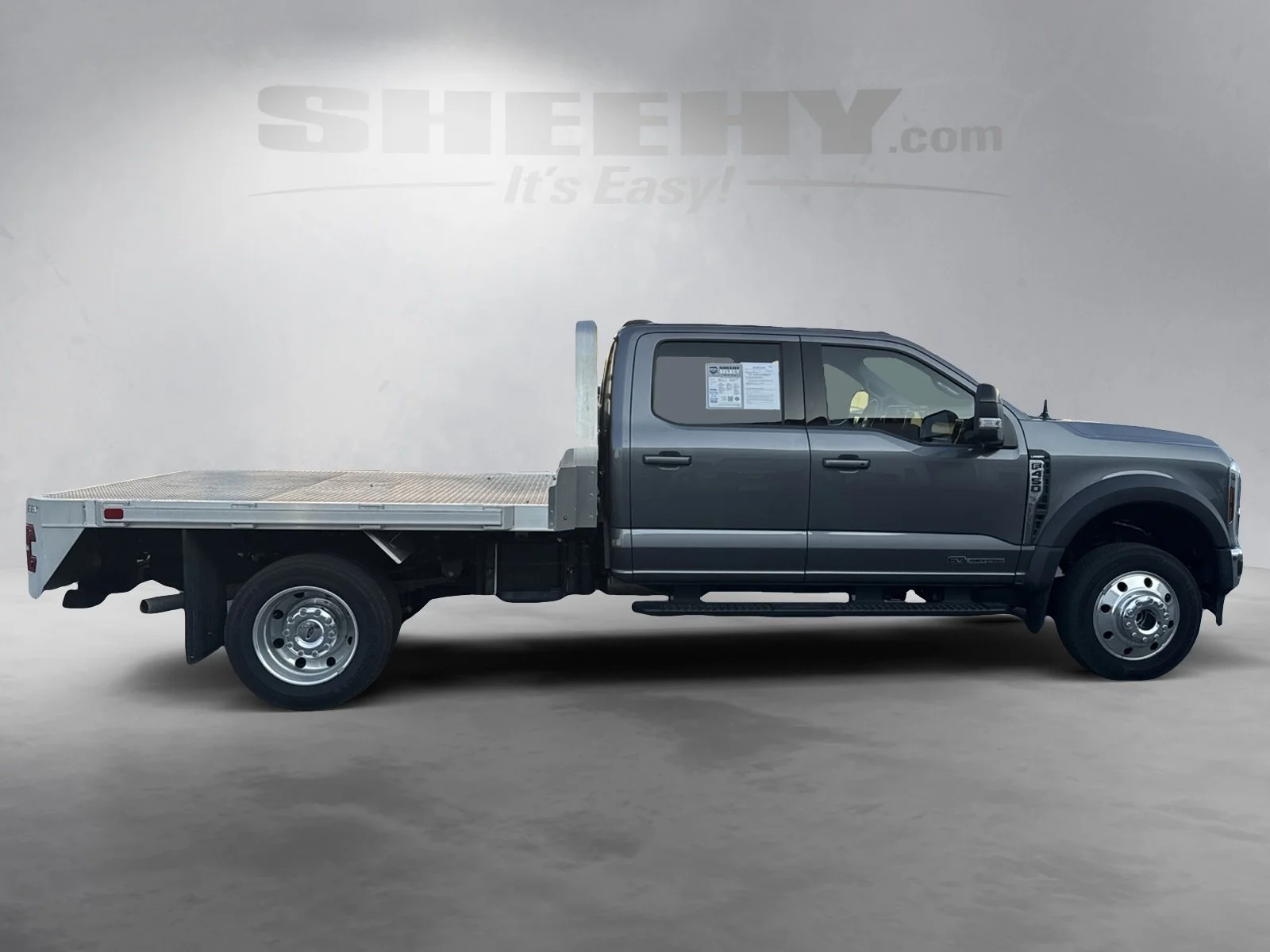 Used 2024 Carbonized Gray Metallic Ford Lariat image 9