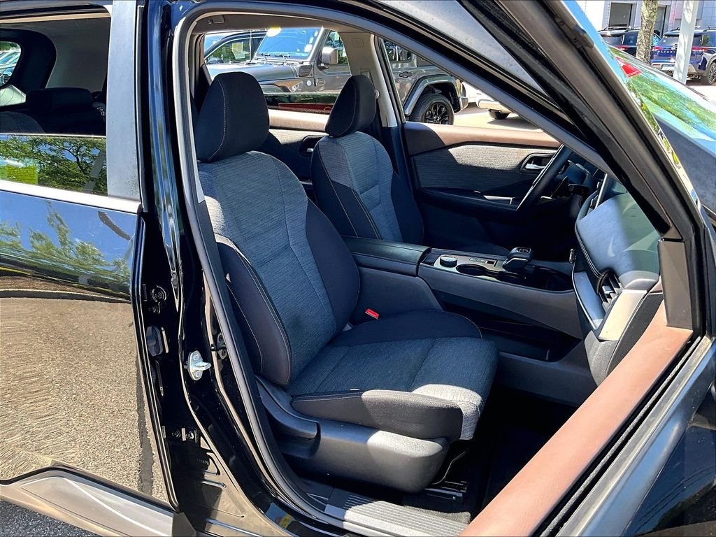Used 2023 Black Nissan SV image 11