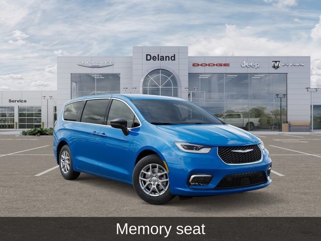 New 2026 Hydro Blue Pearl-Coat Exterior Paint Chrysler Select image 5