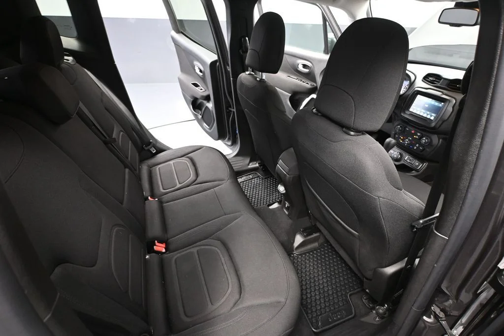 Used 2021 Gray Jeep Latitude image 42