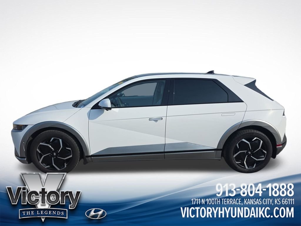 Used 2023 White Hyundai Limited image 2
