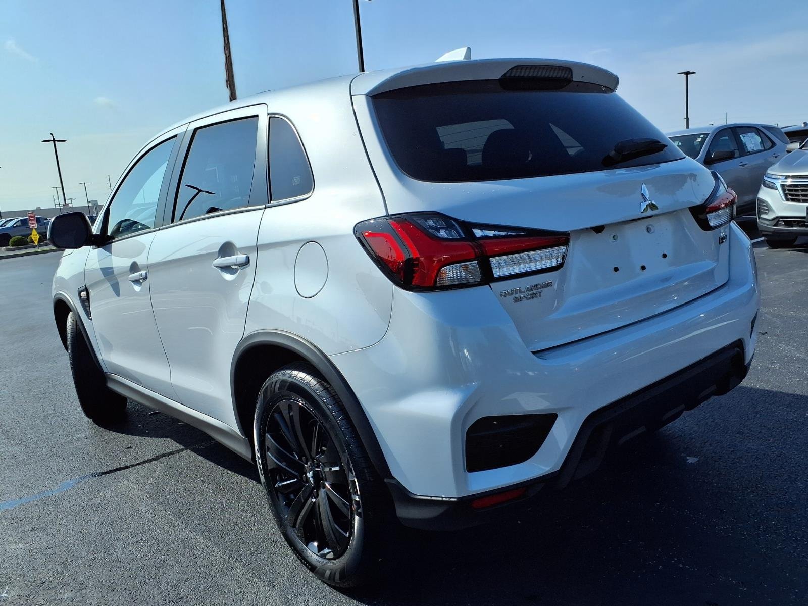 Used 2025 White Mitsubishi 2.0 LE AWC image 29