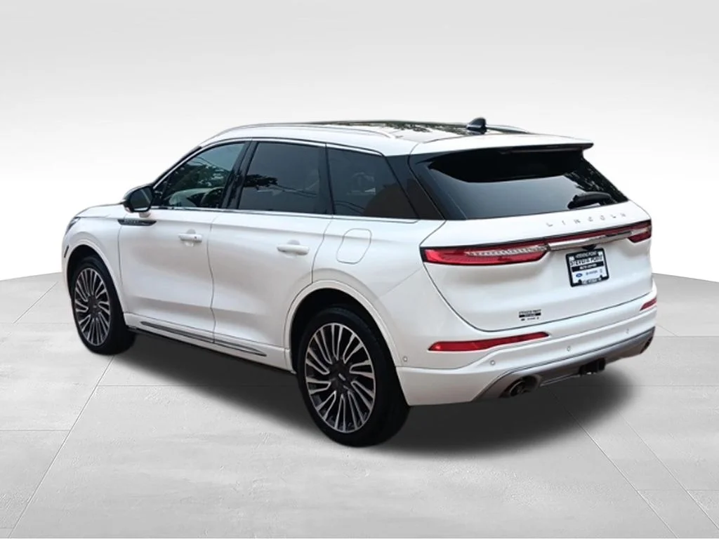 Used 2022 Pristine White Metallic Tri-Coat Lincoln Reserve image 5