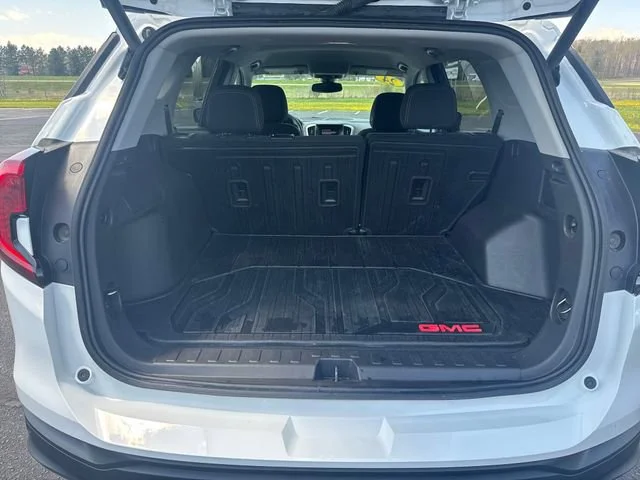 Used 2024 Summit White GMC SLE image 27