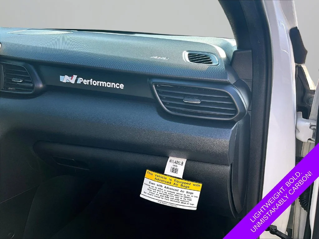 Used 2022 White Hyundai Base image 16