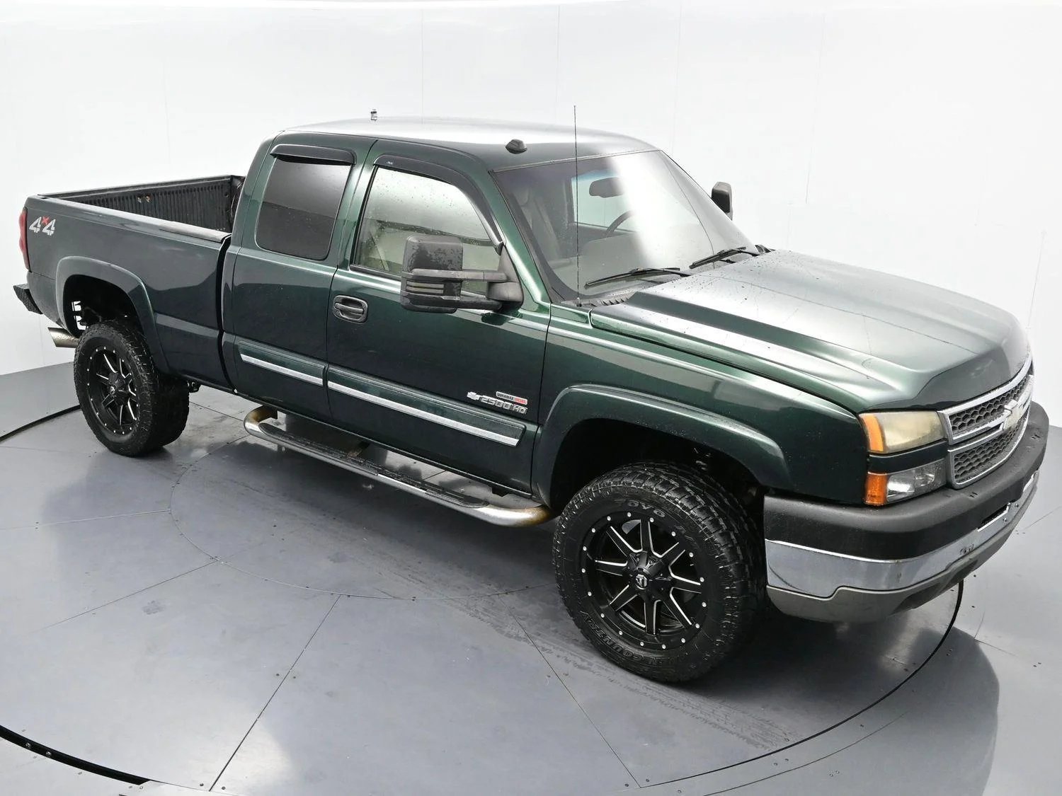 Used 2005 Dark Green Metallic Chevrolet LS image 28