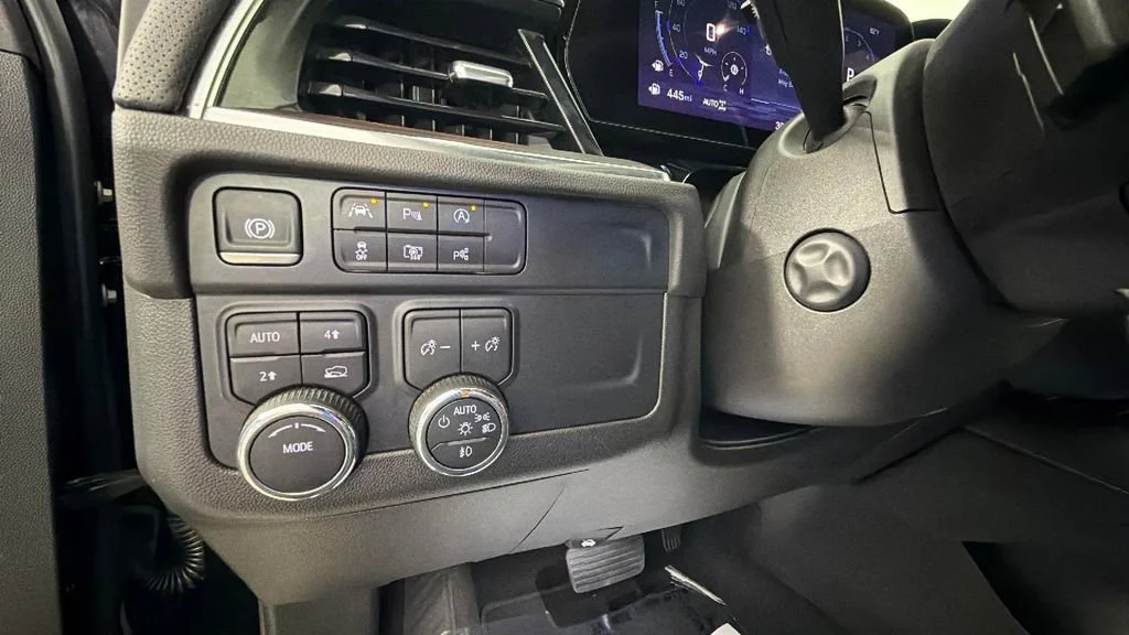 Used 2025 Black Chevrolet Premier image 20