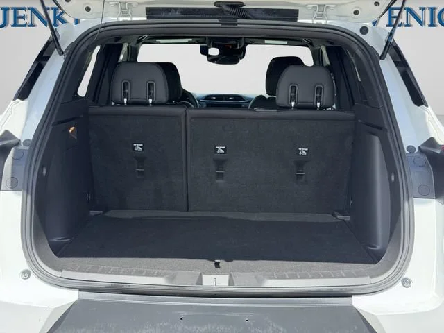 Used 2023 SUMMIT WHITE Chevrolet ACTIV image 27