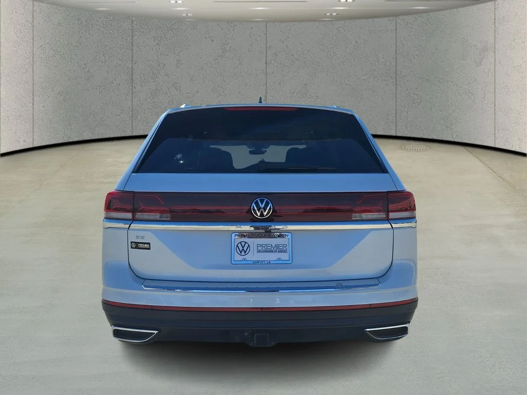 New 2026 White Volkswagen 2.0T SE w/Technology image 4