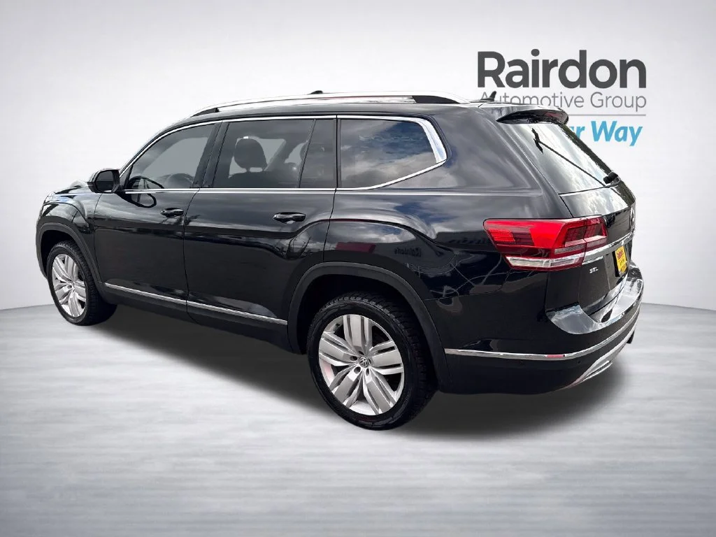 Used 2018 Deep Black Volkswagen 3.6L V6 SEL Premium image 5
