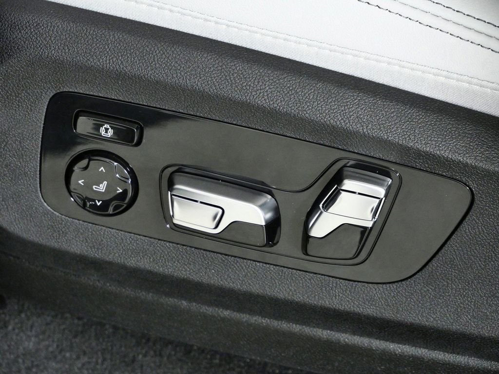 Used 2026 Blue Ridge Mountain Metallic BMW xDrive40i image 39