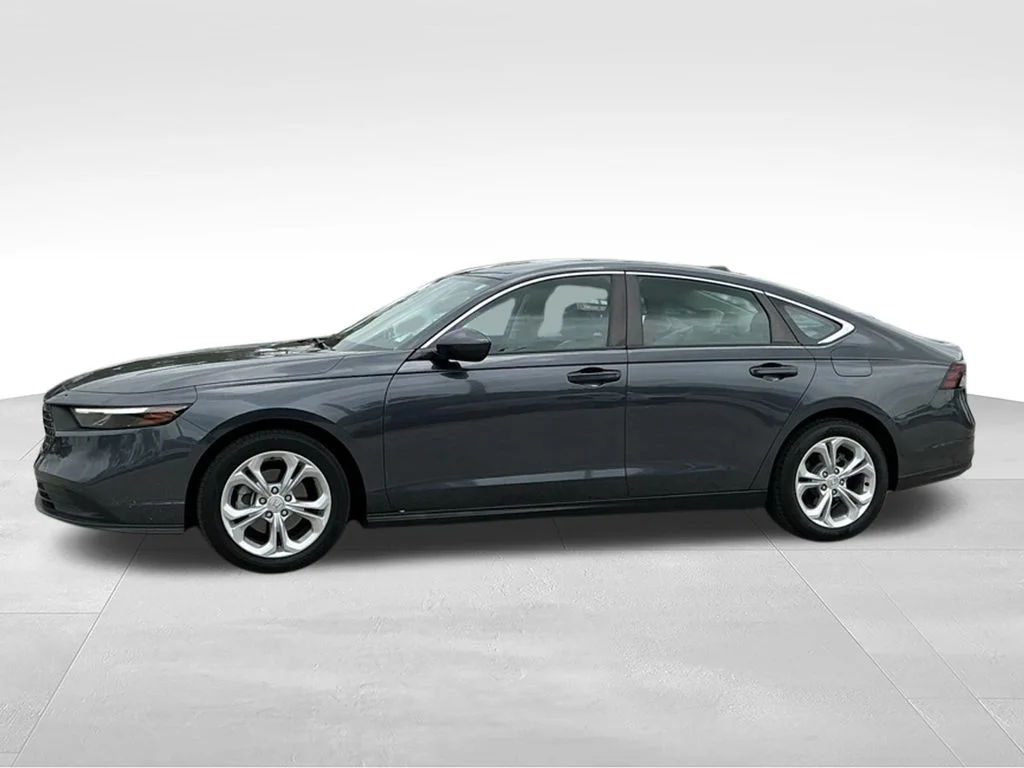 Used 2024  Honda LX image 3