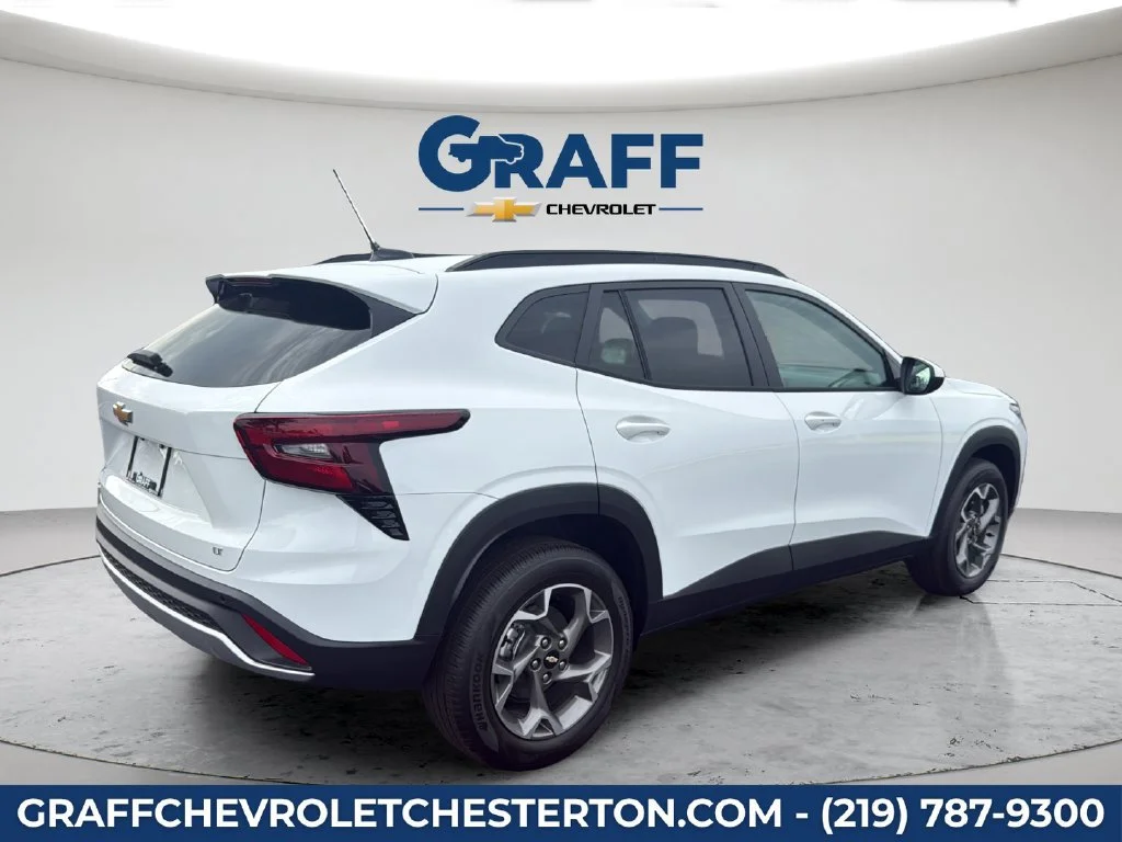 2026 Chevrolet Trax LT - Photo 8