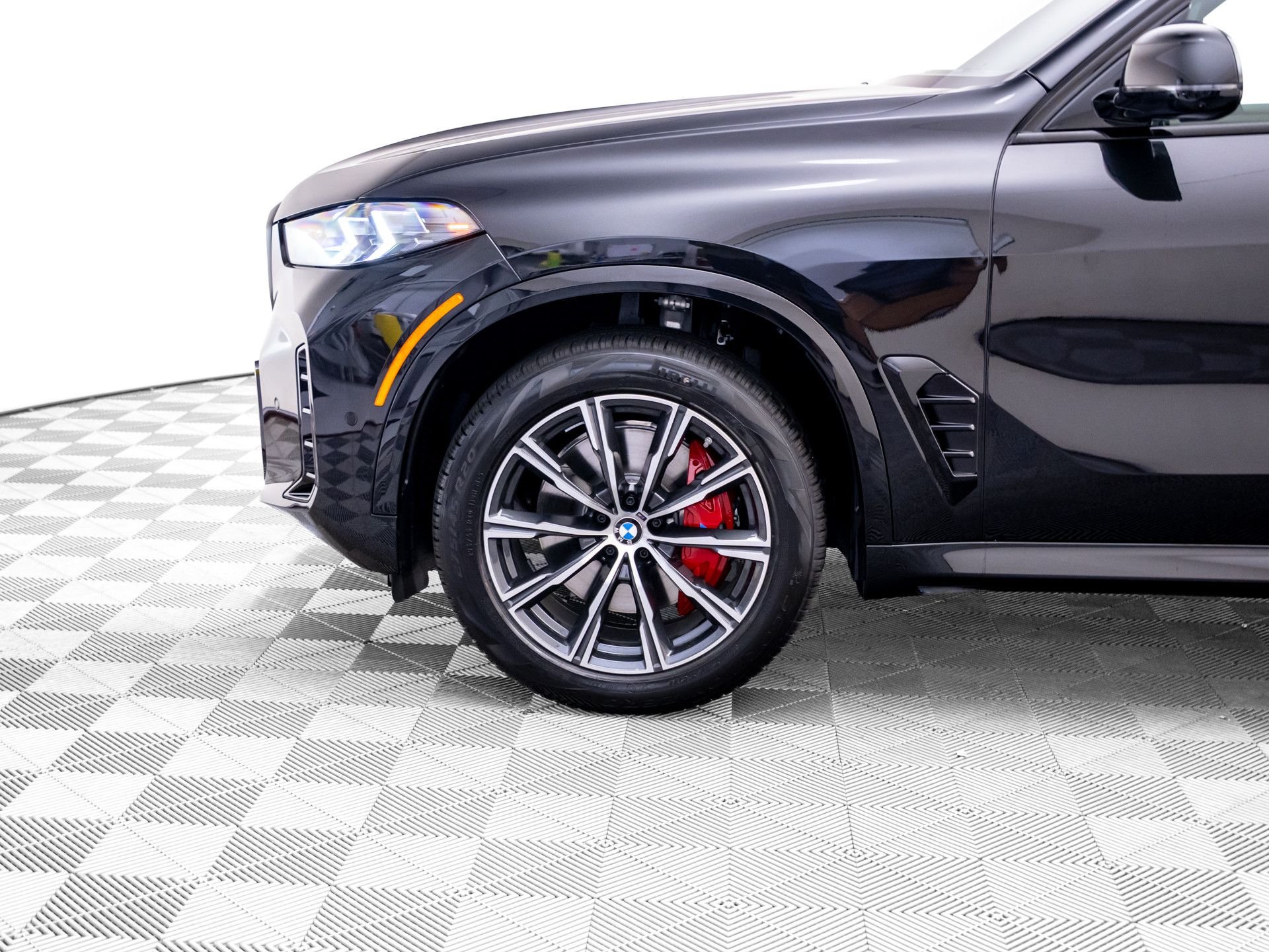 New 2026 Black Sapphire Metallic BMW xDrive40i image 37