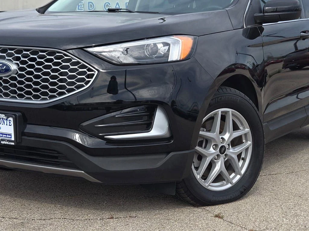 Used 2024 Black Metallic Ford SEL image 3