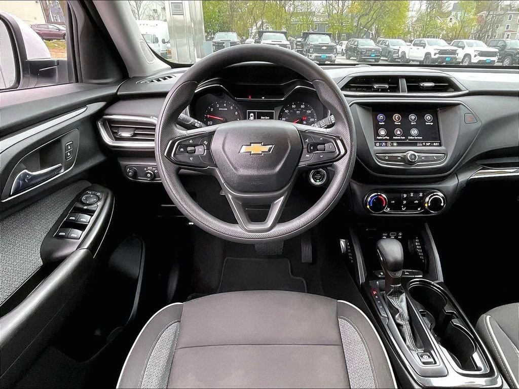 Used 2023 White Chevrolet LT image 17