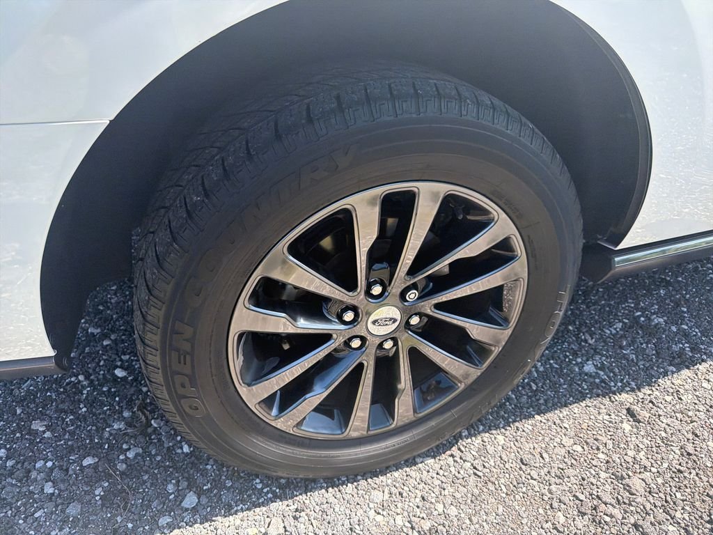 Used 2021 White Metallic Ford Limited image 18