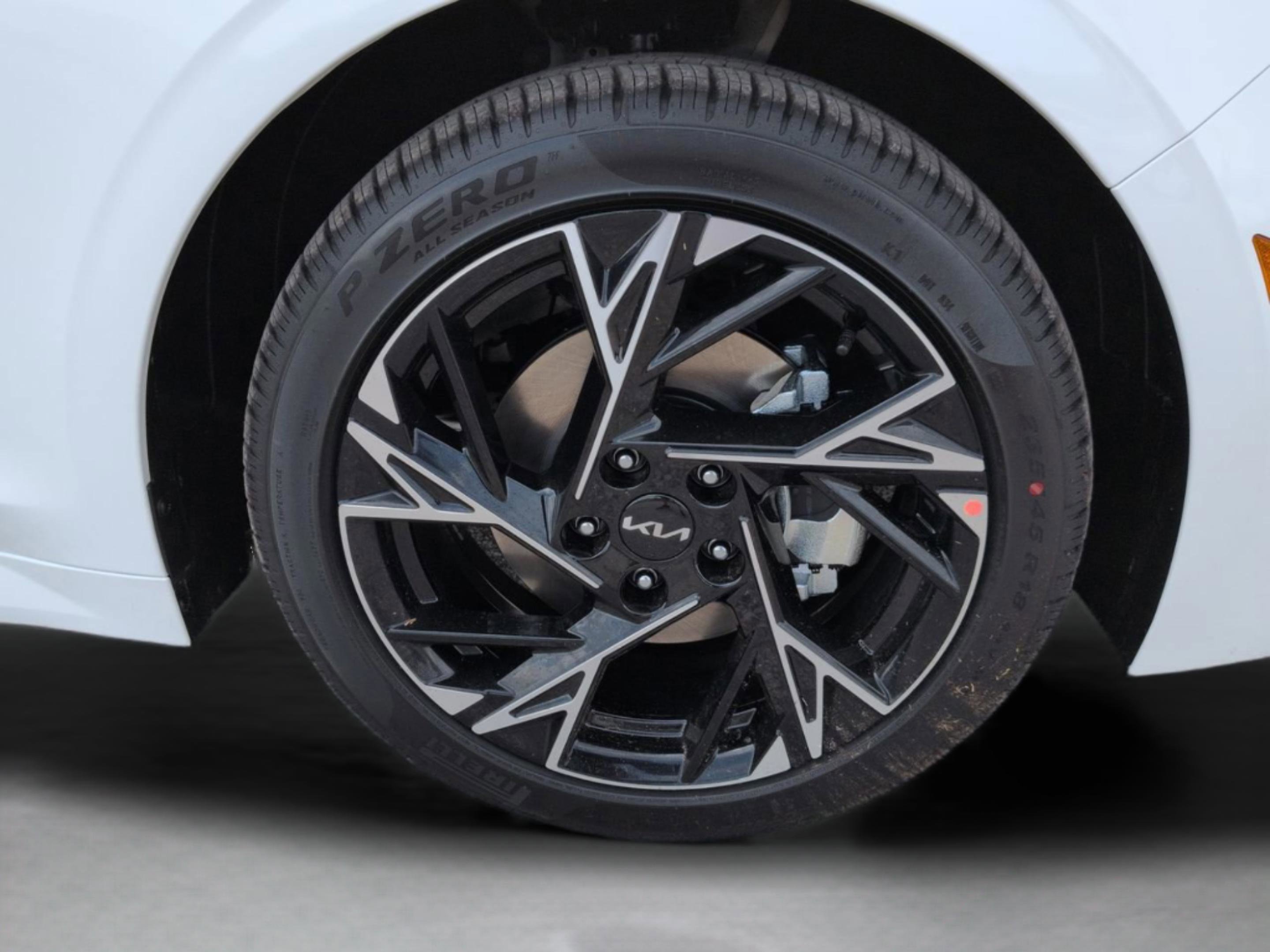 New 2026 Snow White Pearl Kia GT-Line image 31
