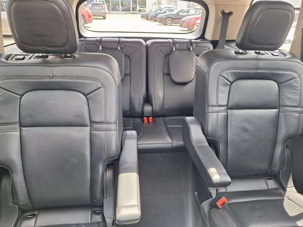 Used 2022 Black Lincoln Reserve image 30