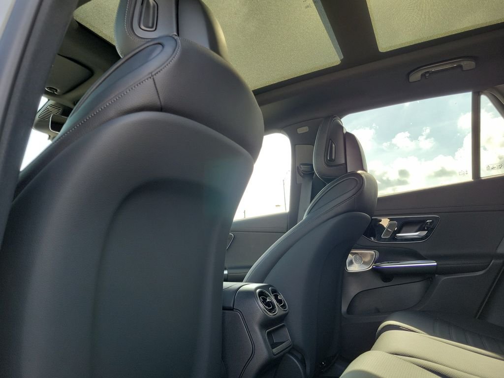 New 2027 MANUFAKTUR Alpine Grey Mercedes-Benz GLC 300 image 11