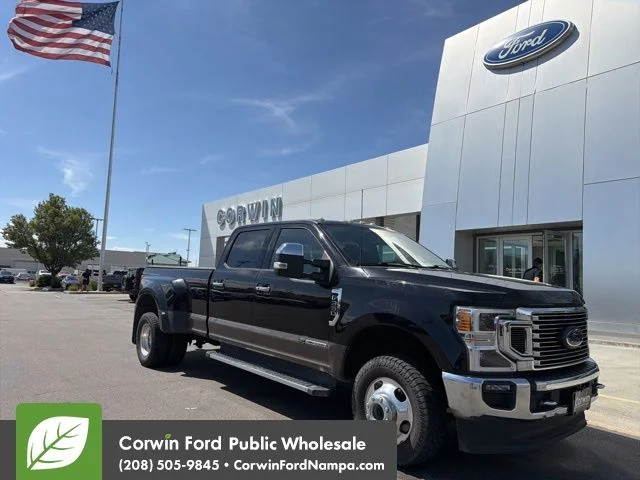 Used 2022 Black Ford Lariat image 1
