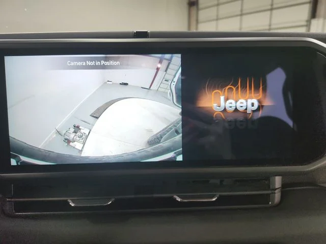 Used 2025 White Jeep Rubicon image 28