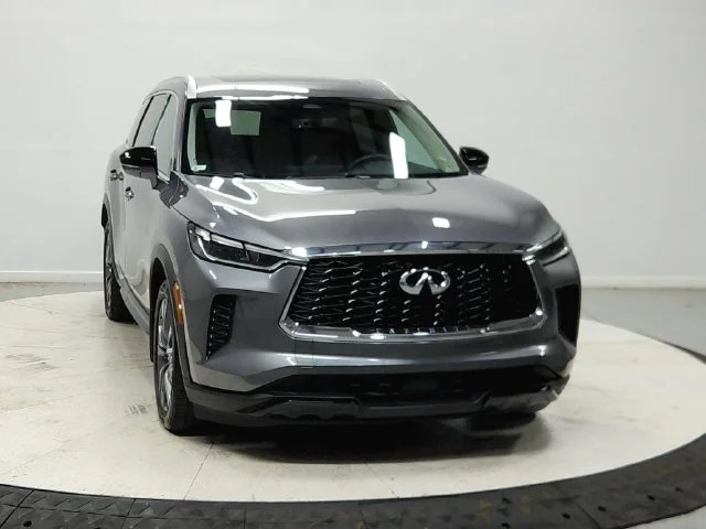 Used 2023 Gray INFINITI LUXE image 3