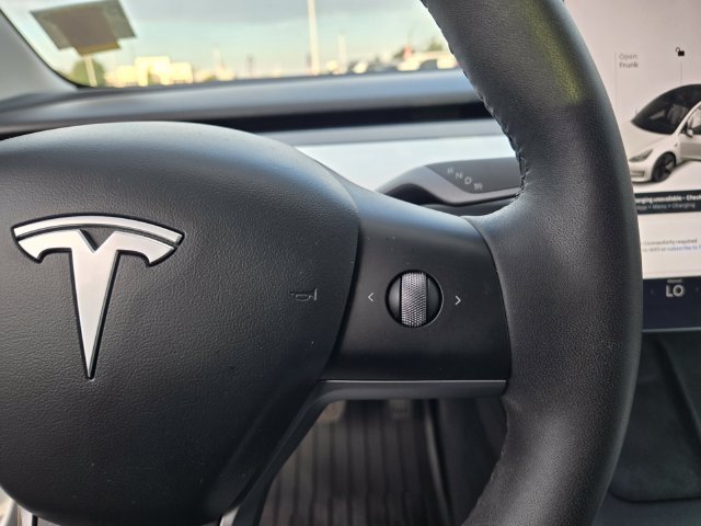 Used 2021 White Tesla Long Range image 18