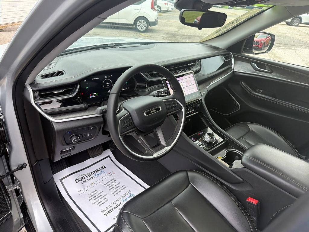 Used 2024 Silver Jeep 4xe image 16