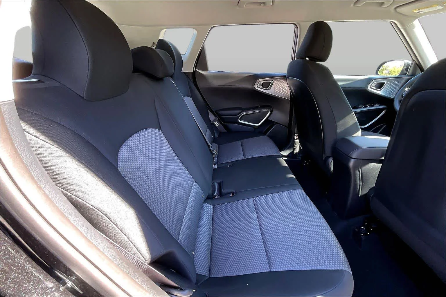 Used 2025 Fusion Black Kia LX image 20