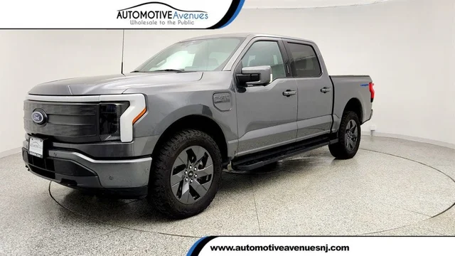 2022 Ford F-150 Lightning LARIAT 4WD SuperCrew 5.5' Box w/ Co-Pilot360 Active 2.0