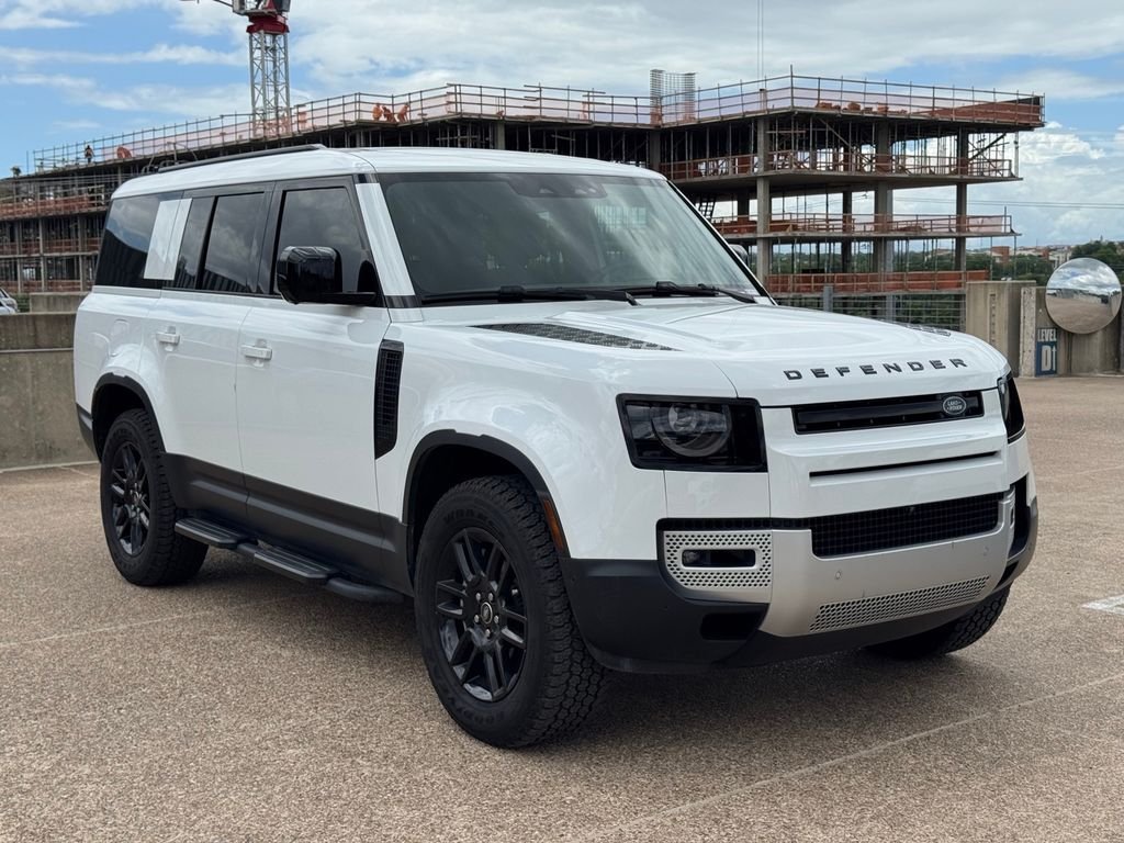 Used 2025  Land Rover S image 11