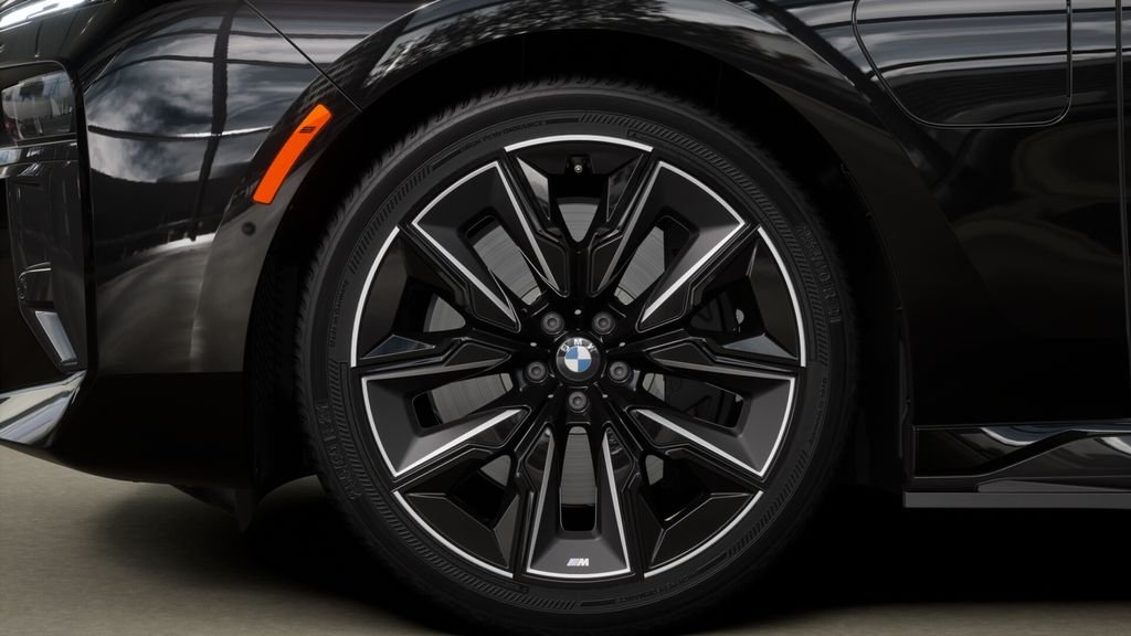 2026 BMW 7 Series 750e - Photo 37