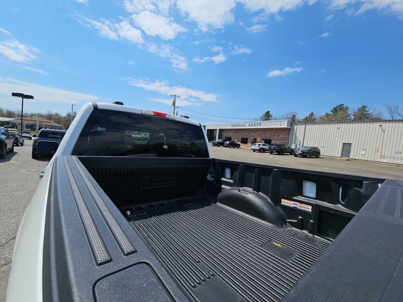 Certified Used 2025 Oxford White Ford XLT image 15