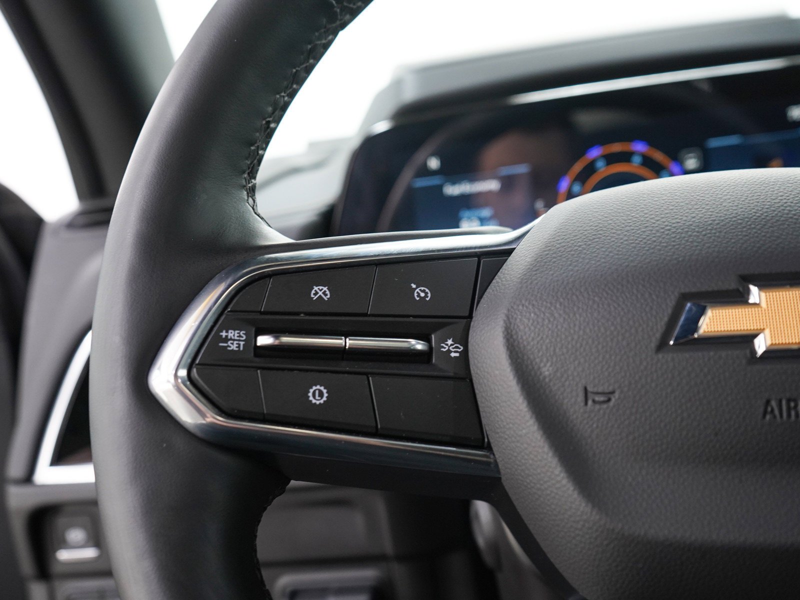 Used 2025 Black Chevrolet Premier image 30