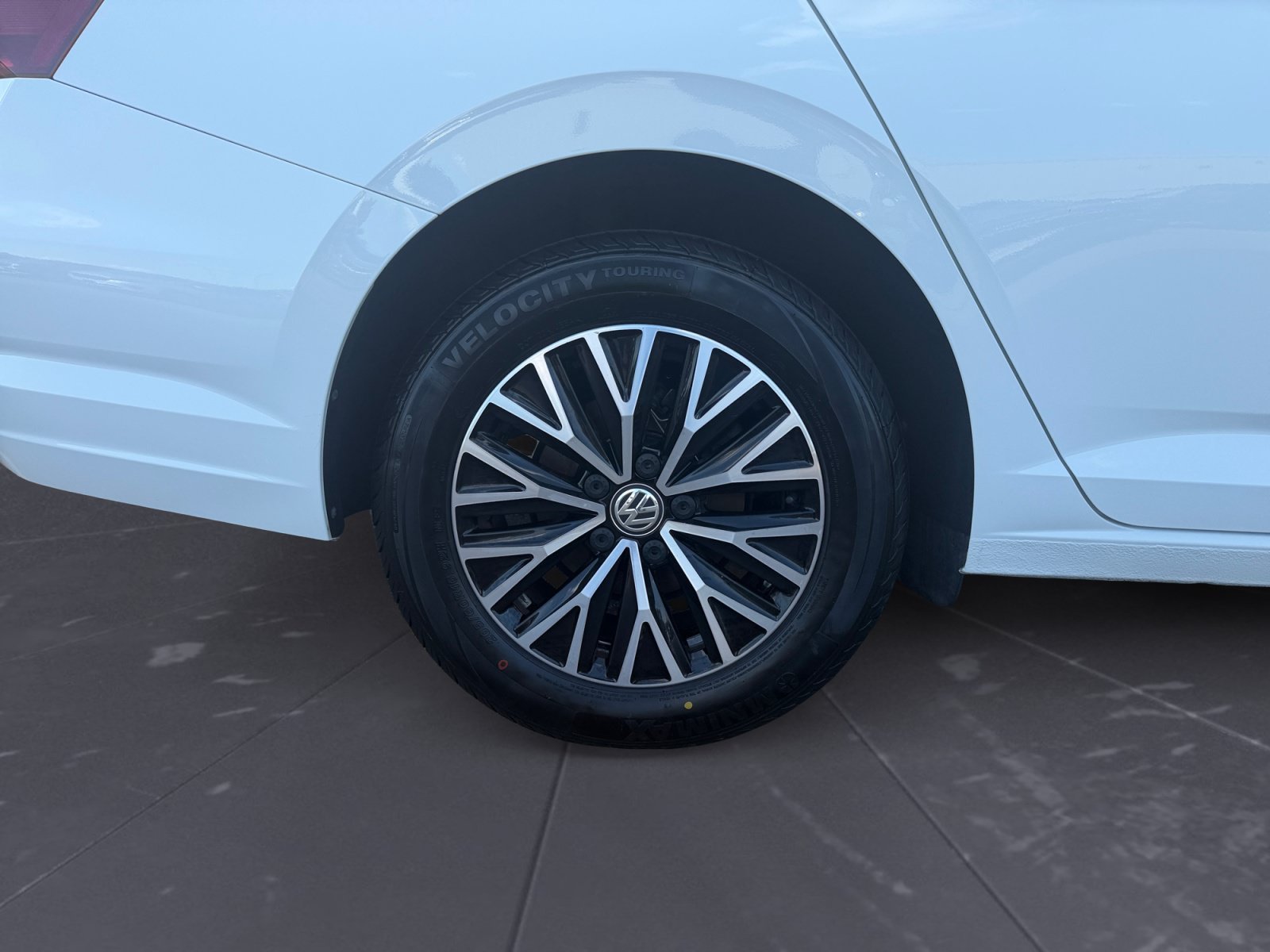 Used 2021 Pure White Volkswagen S image 43