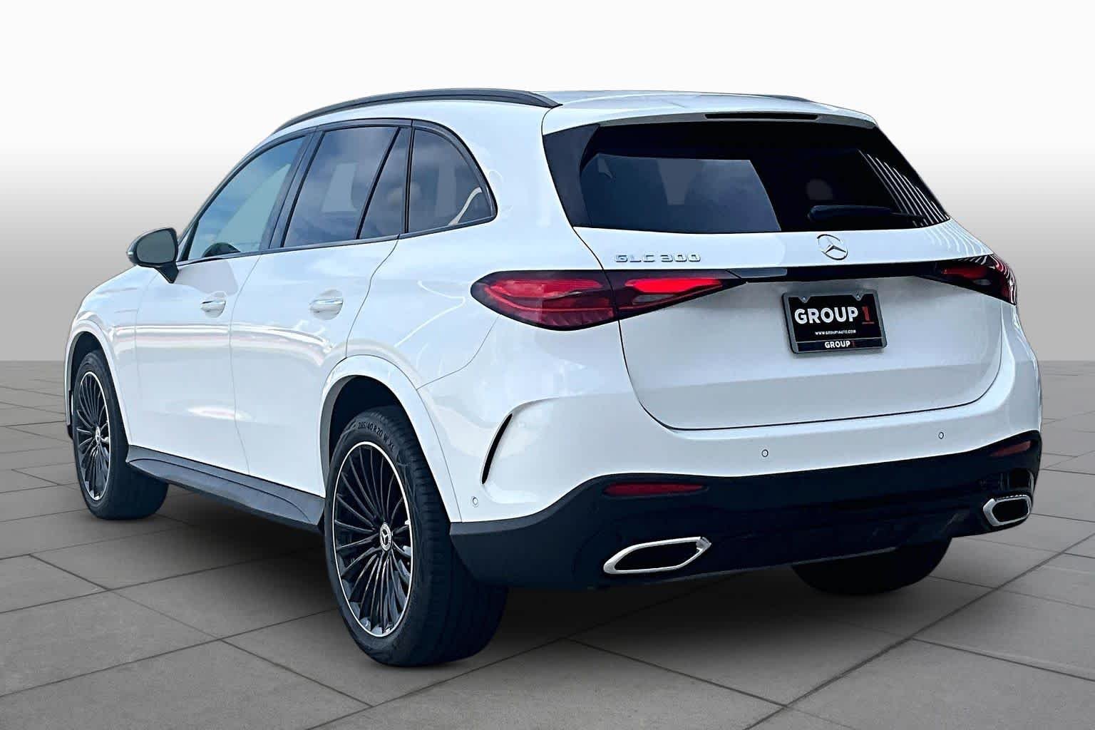 Used 2025 Polar White Mercedes-Benz GLC 300 image 12