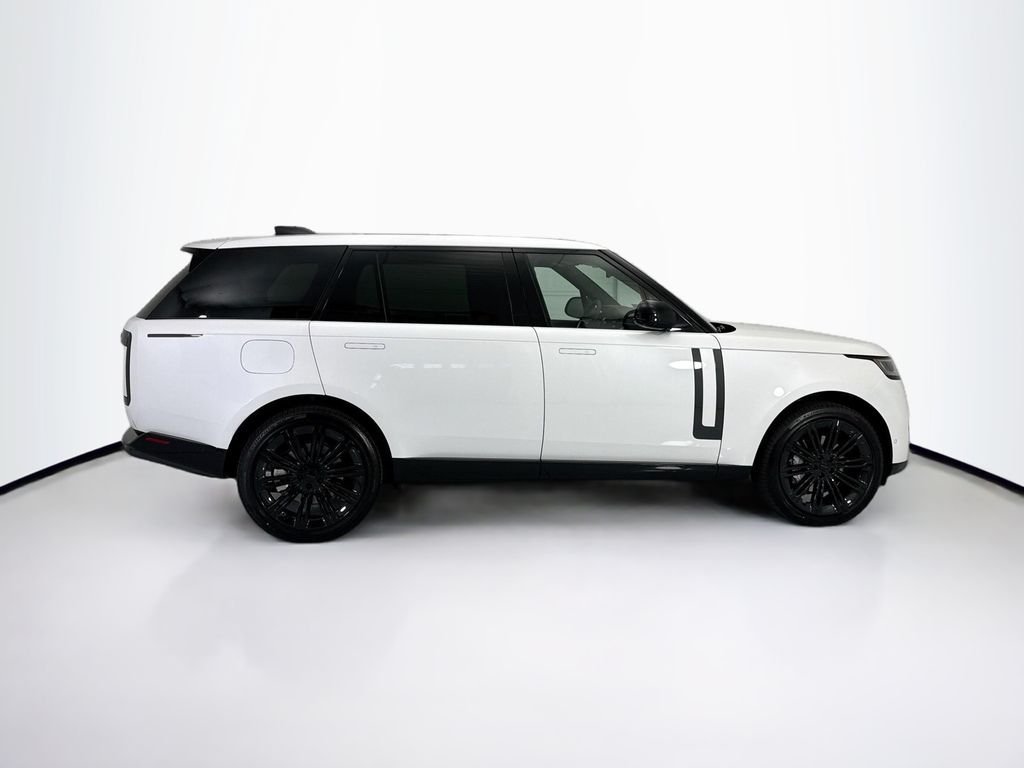 New 2026 Ostuni Pearl White Land Rover SE image 4