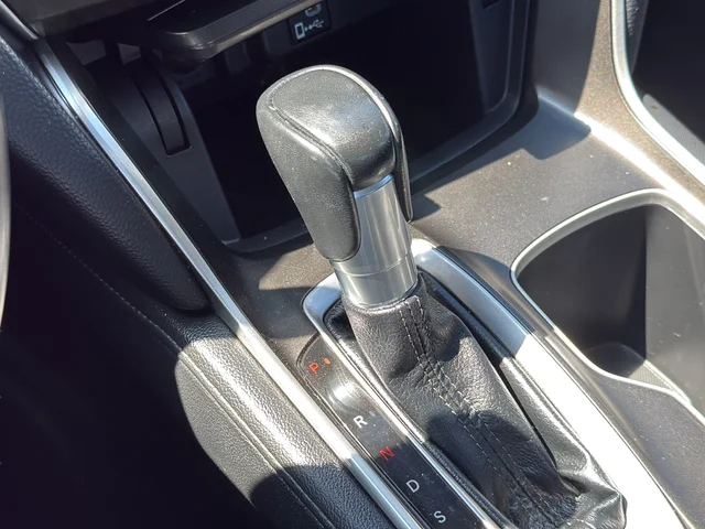 Used 2019 Silver Honda EX-L image 26