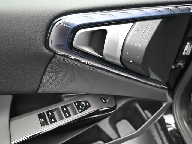 2026 BMW X3 30 - Photo 17