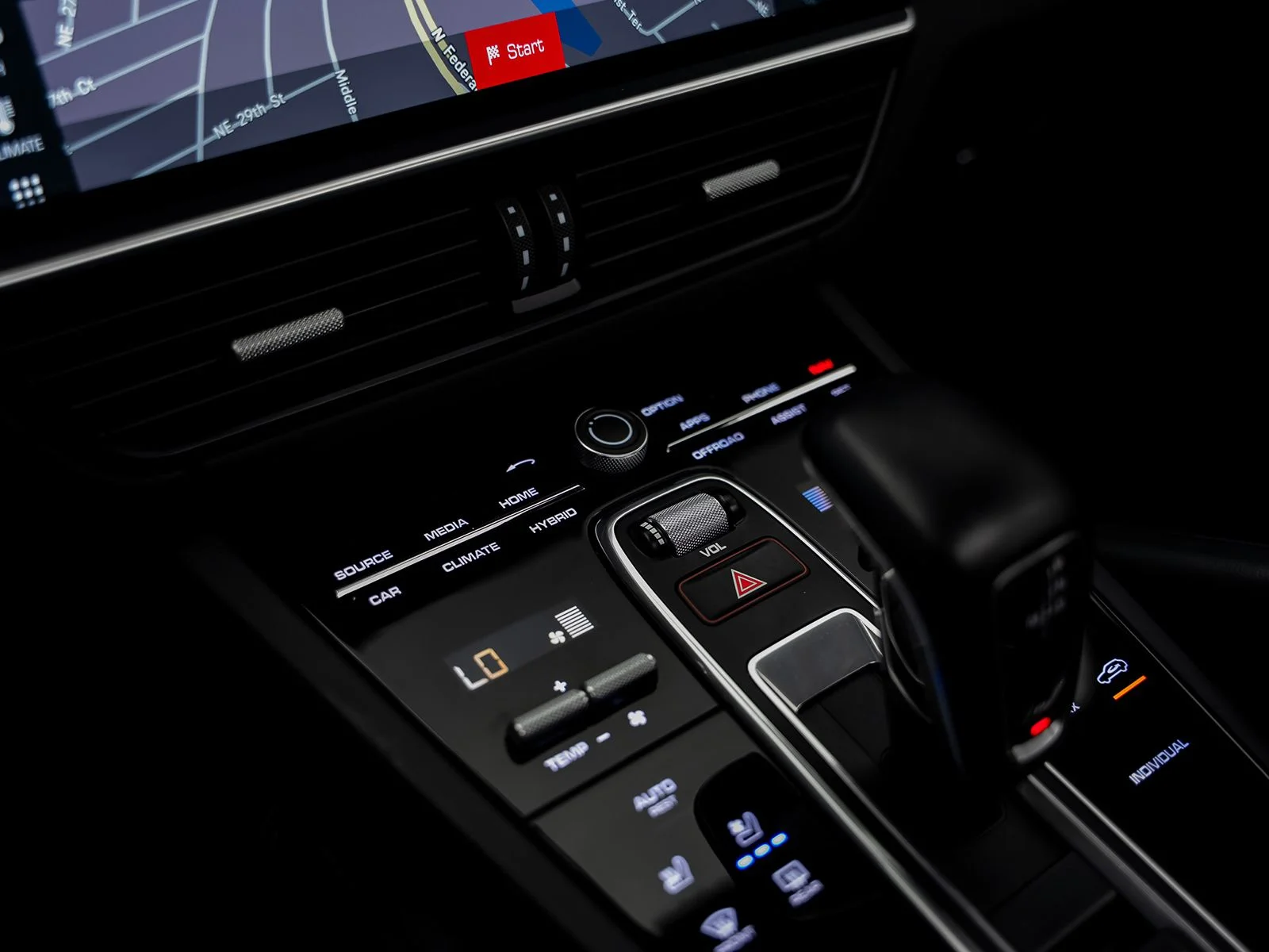 Used 2019 White Porsche Base image 50