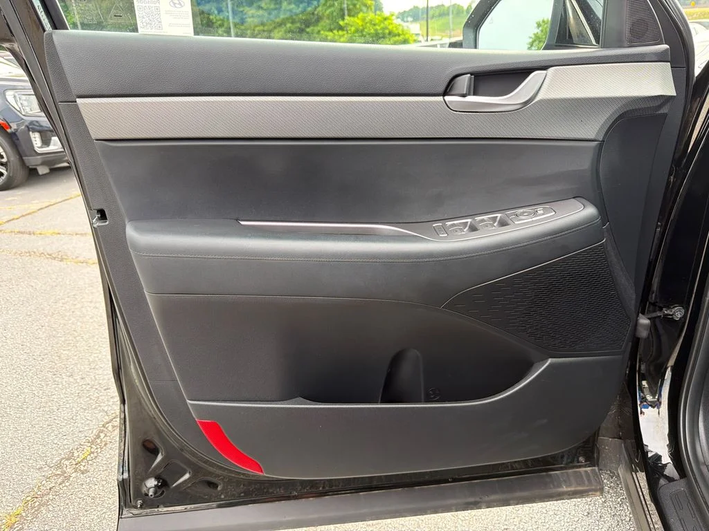 Used 2025 Black Hyundai XRT image 10